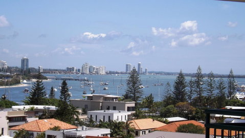 The Meriton Apartments On Main Beach - St Kilda Accommodation 28