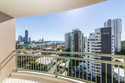 The Meriton Apartments On Main Beach - St Kilda Accommodation 7