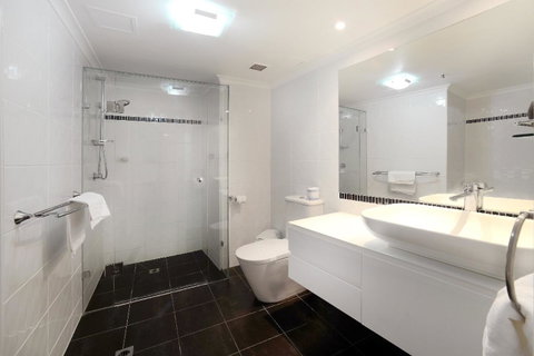 The Meriton Apartments On Main Beach - St Kilda Accommodation 19