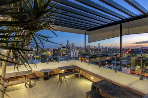 Code Apartments - St Kilda Accommodation 2