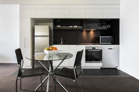 Code Apartments - St Kilda Accommodation 3