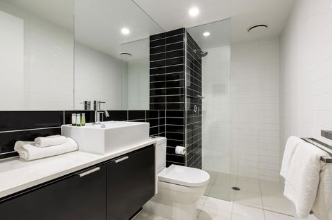 Code Apartments - St Kilda Accommodation 32