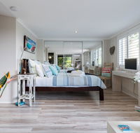 Private guest suite high on Currumbin hill - St Kilda Accommodation
