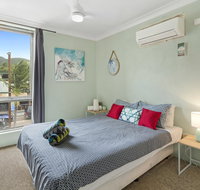 Location 2BR Town View Unit in Centre of Airlie. - St Kilda Accommodation
