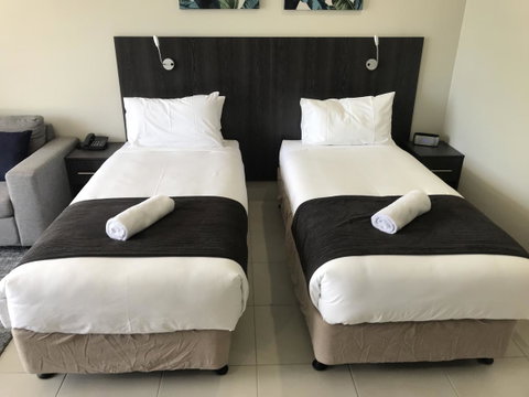 Sunshine Tower Hotel - St Kilda Accommodation 6