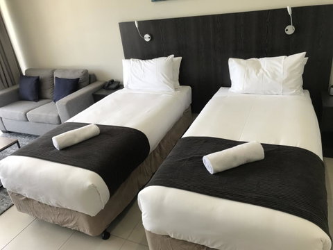 Sunshine Tower Hotel - St Kilda Accommodation 10