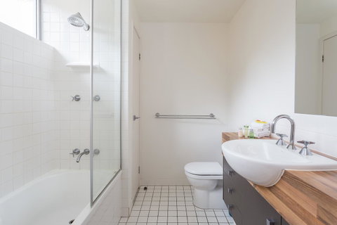 Oxygen Apartments - St Kilda Accommodation 24
