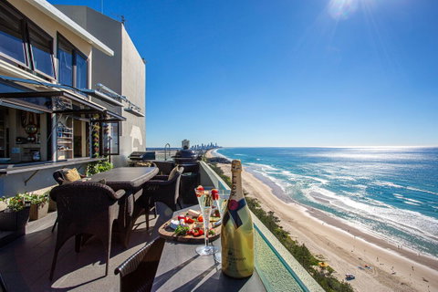 Burleigh Esplanade Apartments - St Kilda Accommodation 10
