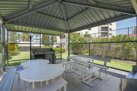 Burleigh Esplanade Apartments - St Kilda Accommodation 24