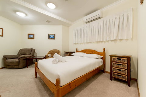 Paradise Penthouse At Waves - Airlie Beach - St Kilda Accommodation 14
