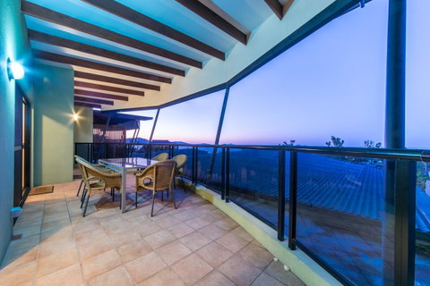 Paradise Penthouse At Waves - Airlie Beach - St Kilda Accommodation 26