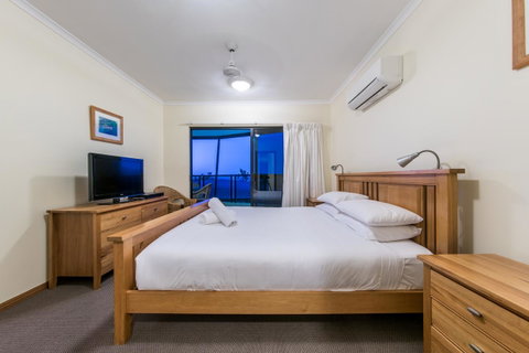 Paradise Penthouse At Waves - Airlie Beach - St Kilda Accommodation 15