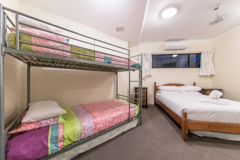 Paradise Penthouse At Waves - Airlie Beach - St Kilda Accommodation 17