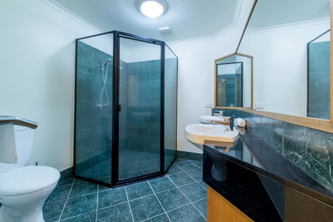 Paradise Penthouse At Waves - Airlie Beach - St Kilda Accommodation 20