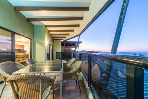 Paradise Penthouse At Waves - Airlie Beach - St Kilda Accommodation 28