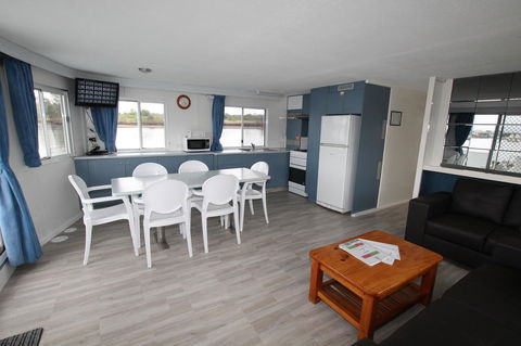 Coomera Houseboats - St Kilda Accommodation 5
