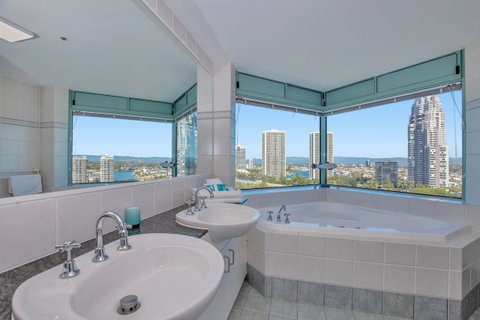 The Waterford On Main Beach - St Kilda Accommodation 25