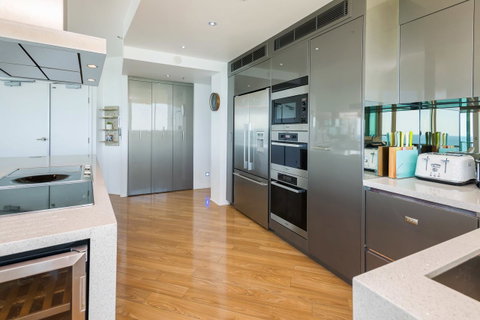 The Waterford On Main Beach - St Kilda Accommodation 7