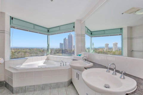The Waterford On Main Beach - St Kilda Accommodation 21