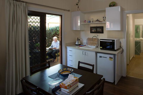 Pale Pacific Holiday Units - St Kilda Accommodation 26