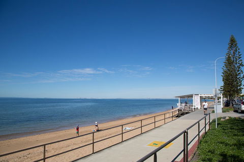 Pale Pacific Holiday Units - St Kilda Accommodation 3
