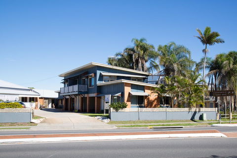 Pale Pacific Holiday Units - St Kilda Accommodation 1