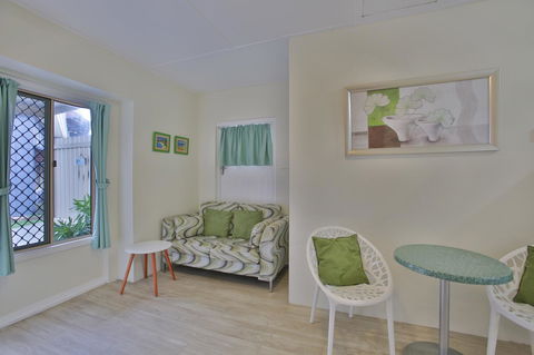 Pale Pacific Holiday Units - St Kilda Accommodation 18
