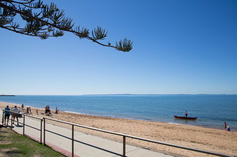 Pale Pacific Holiday Units - St Kilda Accommodation 6
