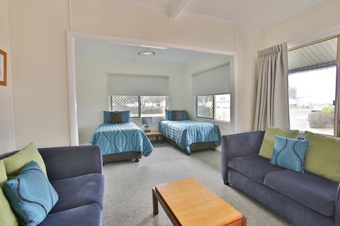 Pale Pacific Holiday Units - St Kilda Accommodation 11