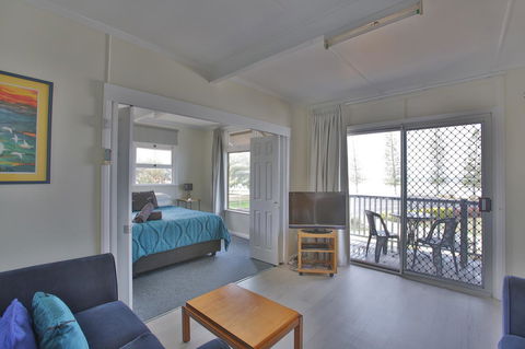 Pale Pacific Holiday Units - St Kilda Accommodation 13