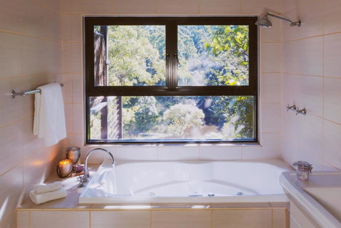 Whispering Valley Cottage Retreat - St Kilda Accommodation 1