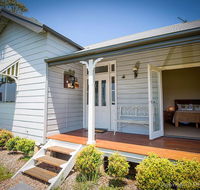 Wine Country Cottage located right at the Hunter Valley gateway close to everything - St Kilda Accommodation