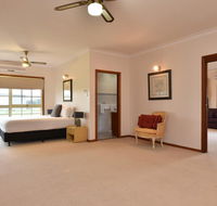 Wine Country Homestead 1br Studio - St Kilda Accommodation
