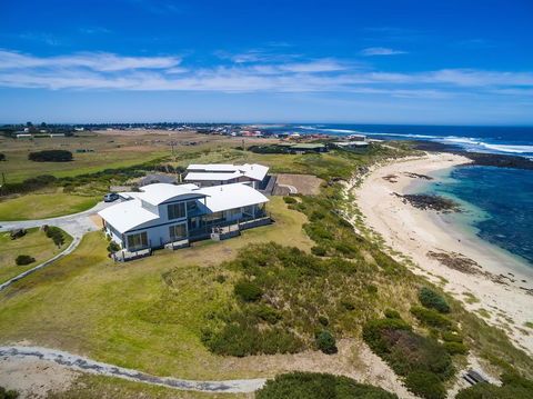 Wytonia Beachfront Accommodation - St Kilda Accommodation 0