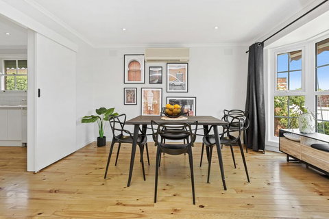 YIN-YANG - MOUNT ELIZA - St Kilda Accommodation 0