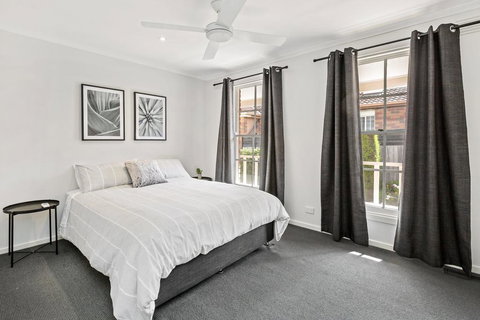 YIN-YANG - MOUNT ELIZA - St Kilda Accommodation 1