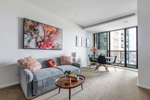 \'Rose-Tinted Charm\' Experience Resort-style Living - St Kilda Accommodation 0