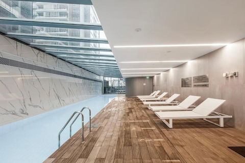 \'Rose-Tinted Charm\' Experience Resort-style Living - St Kilda Accommodation 2