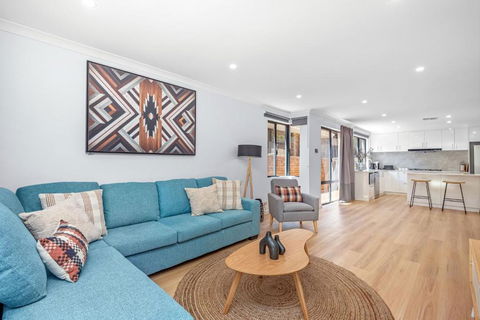 18 Bateman Retreat 4bdr 25bth - St Kilda Accommodation 1