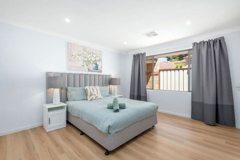 18 Bateman Retreat 4bdr 25bth - St Kilda Accommodation 0