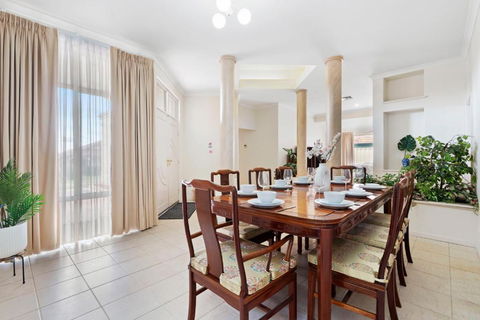 8 Flecker - Winthrop Mansion - St Kilda Accommodation 2