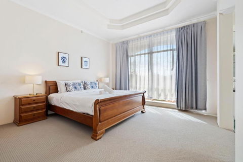 8 Flecker - Winthrop Mansion - St Kilda Accommodation 4