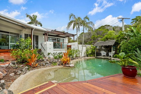 A Tropical Family Oasis In Sunshine Beach - St Kilda Accommodation 2