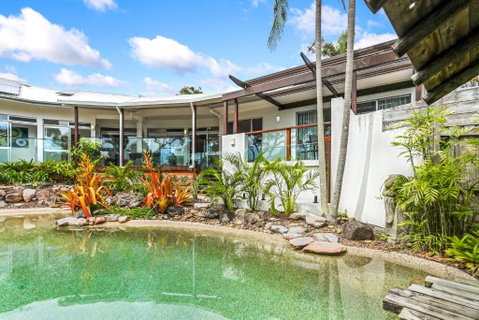A Tropical Family Oasis In Sunshine Beach - St Kilda Accommodation 1