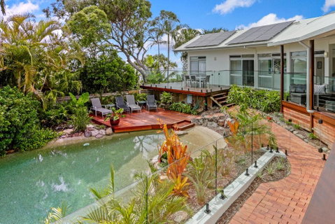 A Tropical Family Oasis In Sunshine Beach - St Kilda Accommodation 4