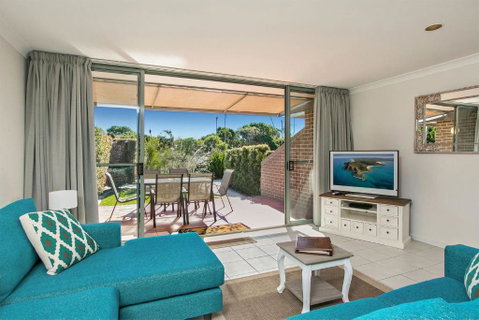 A Perfect Stay - 2 James Cook Apartments - St Kilda Accommodation 3