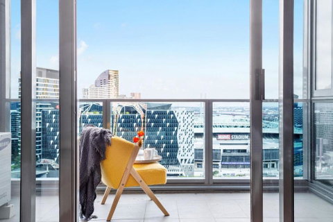 A 2BR Apt With Harbour Views And FREE Parking - St Kilda Accommodation 0