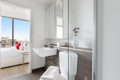 A 2BR Apt With Harbour Views And FREE Parking - St Kilda Accommodation 2