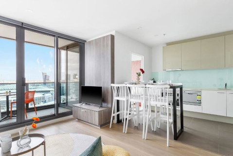 A 2BR Apt With Harbour Views And FREE Parking - St Kilda Accommodation 3