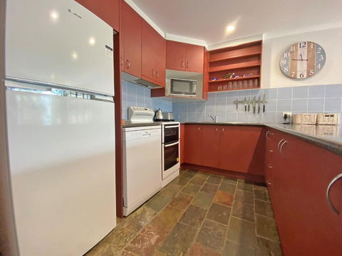 A BEACH AFFAIR - St Kilda Accommodation 4